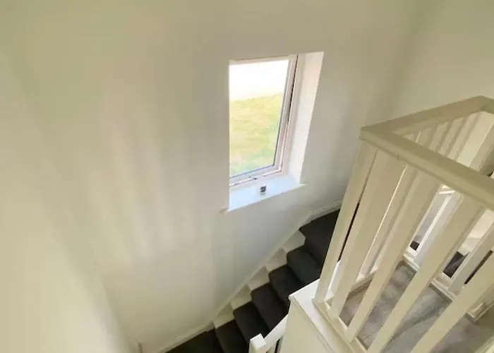 Luxury House Kildare - 3 Double Bedrooms - Sleeps 6 - 25 Minute Train Dublin Centre וילה ניוברידג'