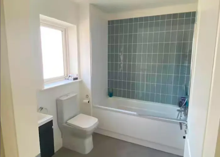 Luxury House Kildare - 3 Double Bedrooms - Sleeps 6 - 25 Minute Train Dublin Centre וילה