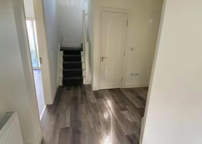 Luxury House Kildare - 3 Double Bedrooms - Sleeps 6 - 25 Minute Train Dublin Centre וילה *